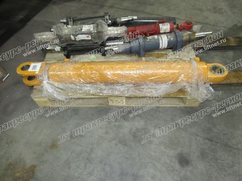 Цилиндр подъема ковша 10C0074