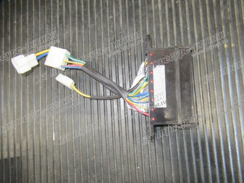 Блок предохранителей 235C2-40301