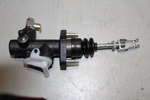 Цилиндр тормозной главный 47210-23321-71