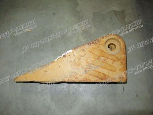 Зуб ковша боковой левый XG951II, XG953II