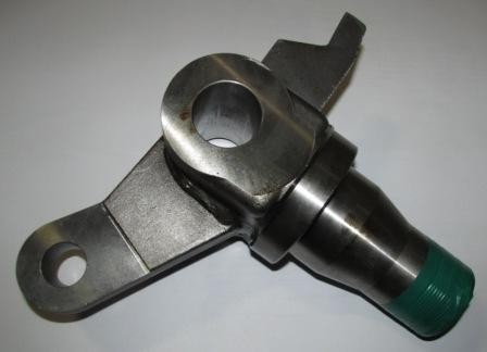 Кулак поворотный правый 243C4-30221