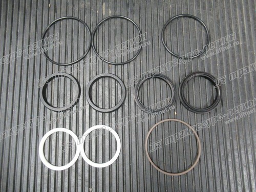 Ремкомплект цилиндра рулевого 04433-20110-71