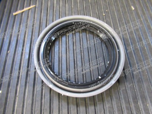 Сальник вала коленчатого Z-8-94111-750-1/15419