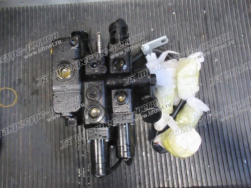 Гидрораспределитель 67610-36600-71