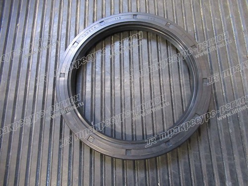 Сальник ступицы 235C3-02001