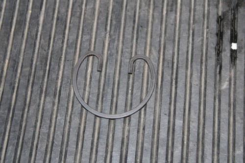 Кольцо стопорное пальца поршня WD10