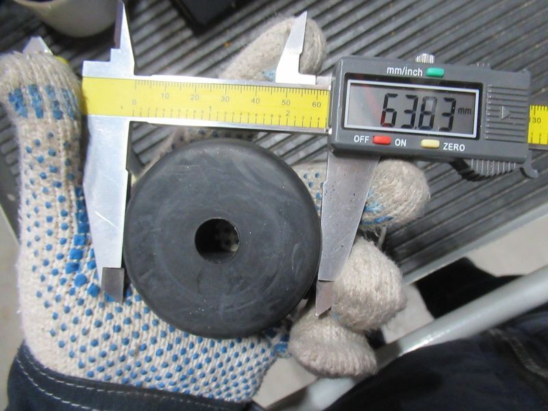 22571-02011 Подушка двигателя 22571-02011 65x14 — запчасти Тракресурс