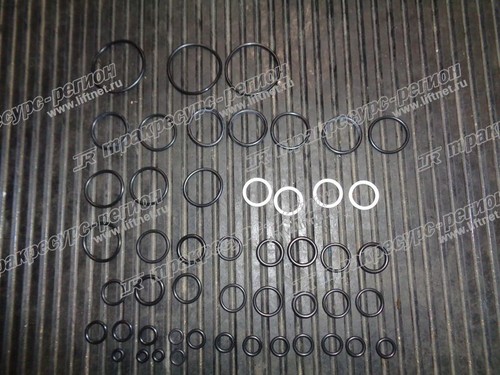 Ремкомплект секции гидрораспределителя 04676-21081-71