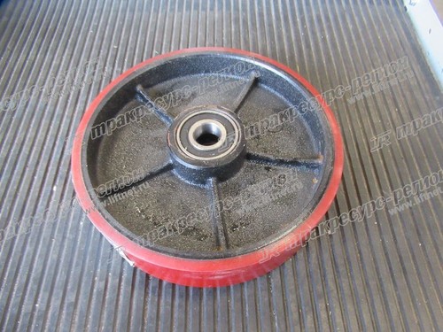 Колесо рулевое для гидравлической тележки алюминий/полиуритан 200х50х50 с подшипниками