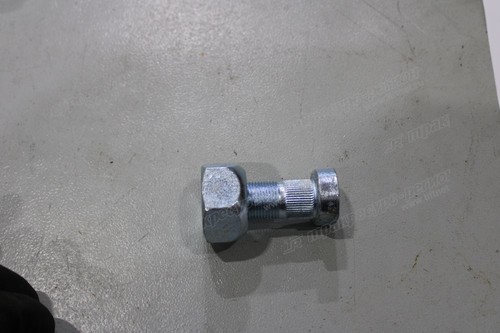 Шпилька с гайкой ступицы управляемого моста HC CPC(Q)D50/60/70 R-серия