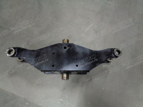 Задний (управляющий) мост 3EA-24-32110