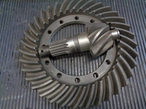 Пара конических шестерён задних 275100188