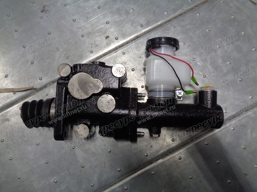 Цилиндр тормозной главный 3EC-36-31710