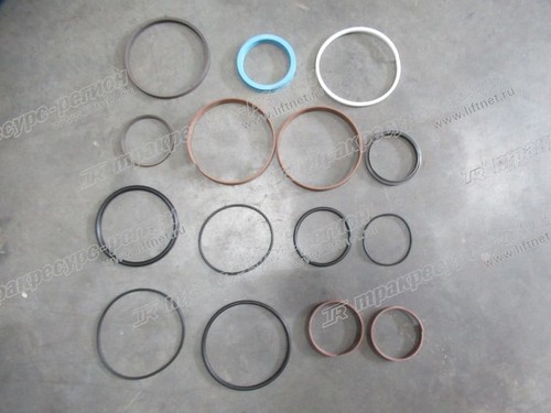 Ремкомплект  цилиндра подъема ковша 36608990090