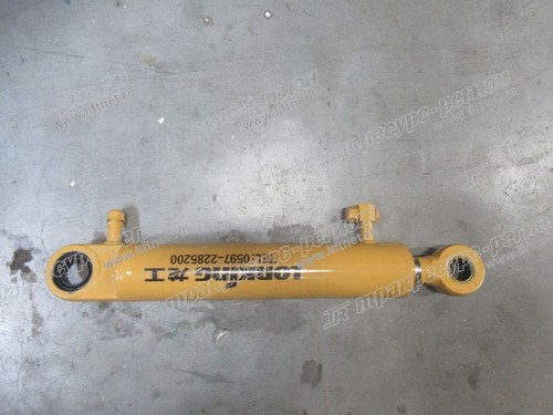 Цилиндр рулевой правый LG833