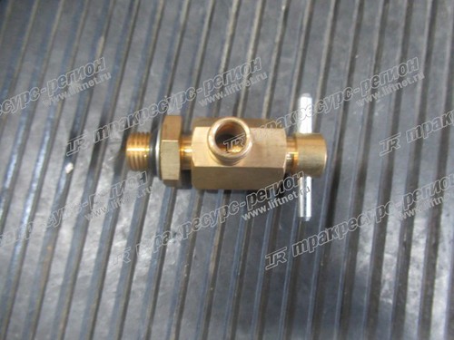 Кран масляного охладителя 612600012598