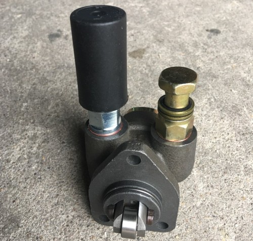 Насос топливный 13073546