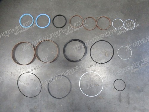 КБЧ цилиндра подъема стрелы36608995380