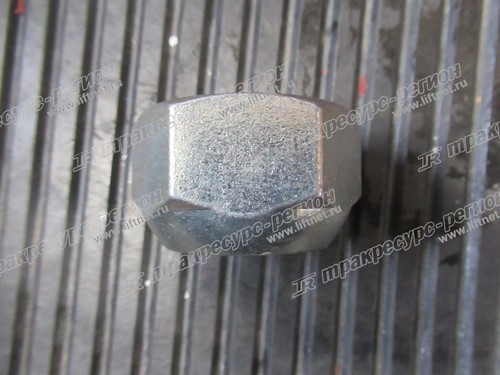 Гайка ступицы ведущего моста 8799D7357