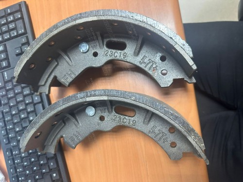 Колодка тормозная E2DEC5F13