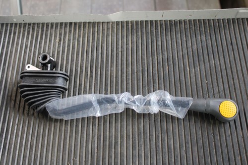 Рычаг гидрораспределителя №3 в сборе 31HN-40131