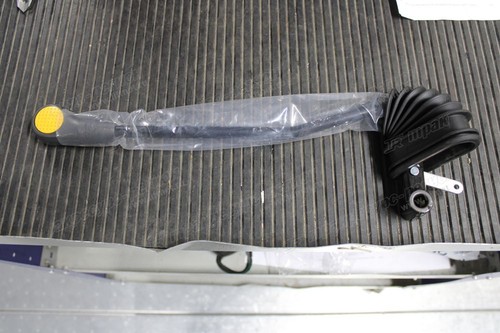 Рычаг гидрораспределителя №3 в сборе 31HA-40240