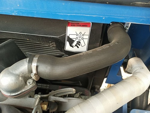 Патрубок радиатора верхний X81E2-12001