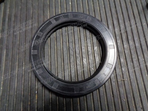 Сальник ступицы внутренний управляемого моста D13752991