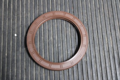 Сальник внутренний ступицы ведущего моста  E2DEC5A9C