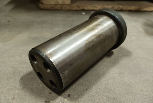 Палец сочленения рамы верхний 29250000031