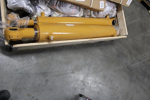 Цилиндр наклона ковша 16608062410