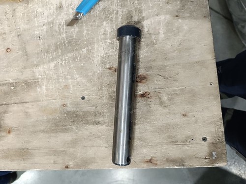 Палец крепления ковша 304020002398