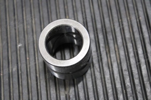 Втулка цилиндра ковша 305040002222