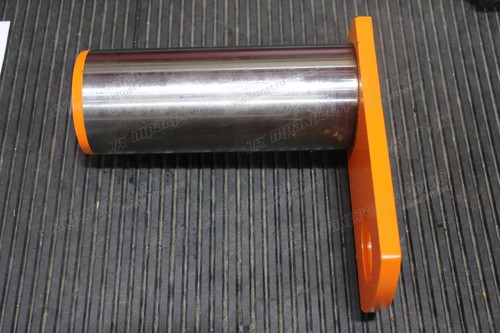 Палец цилиндра рычага CDM6225