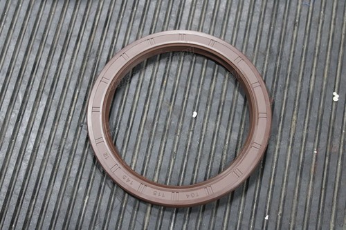 Сальник внутренний ступицы ведущего моста  FB115x145x12