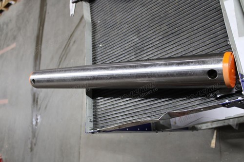 Палец цилиндра стрелы (верхний) CDM6150N