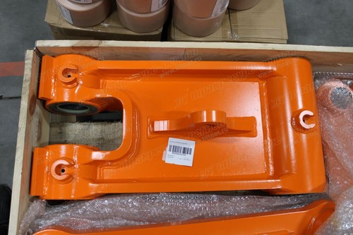 Тяга ковша CDM6306