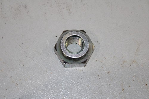 Гайка ступицы ведущего моста M20x1.5-8 QC30A-20005