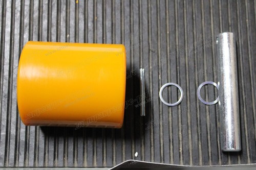 Ролик нагрузочный в сборе 9000010405