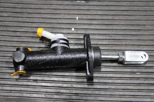 Цилиндр главный тормозной SCUN-00825