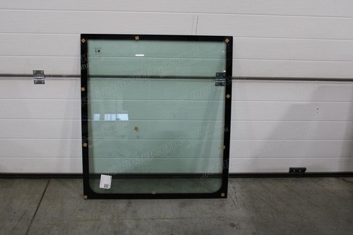 Стекло лобовое CDM6060