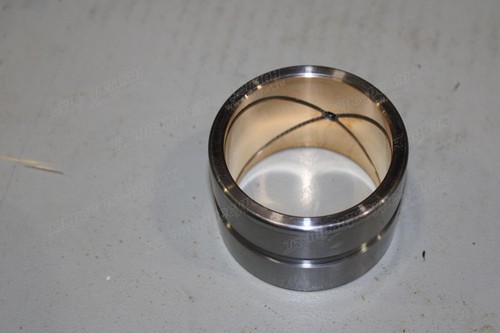 Втулка шарнирного вала CDM83