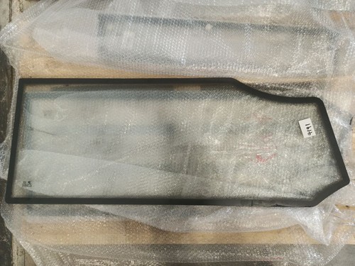 Стекло двери нижнее глухое правое 30D5-07