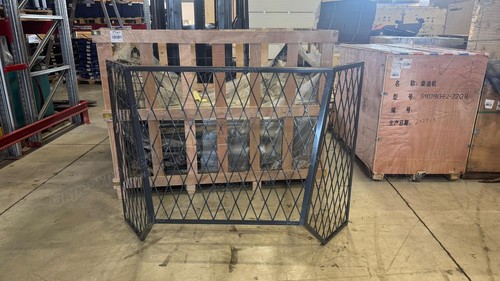 Решетка защитная на лобовое стекло 30812015457