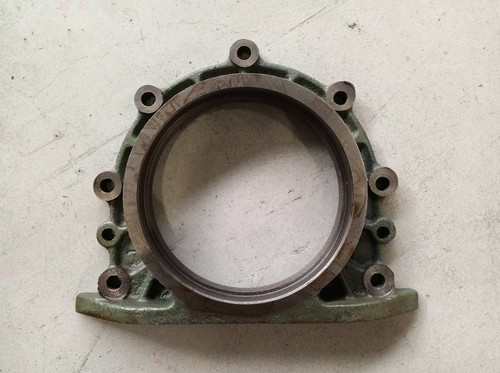 Седло заднего сальника двигателя 4DX23